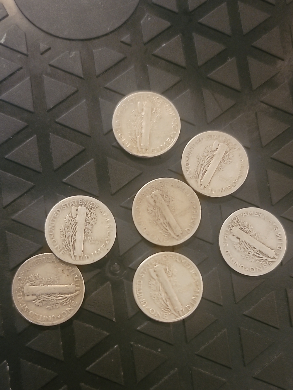 Lot of 7 Mercury Dimes 90% Silver - 1929 1936 1937 1944 1944 1945 1945 Winged - Picture 8 of 10